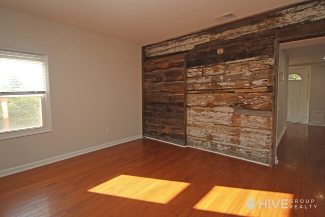 Building Photo - Fully Remodeled Home with Detached Garage ...