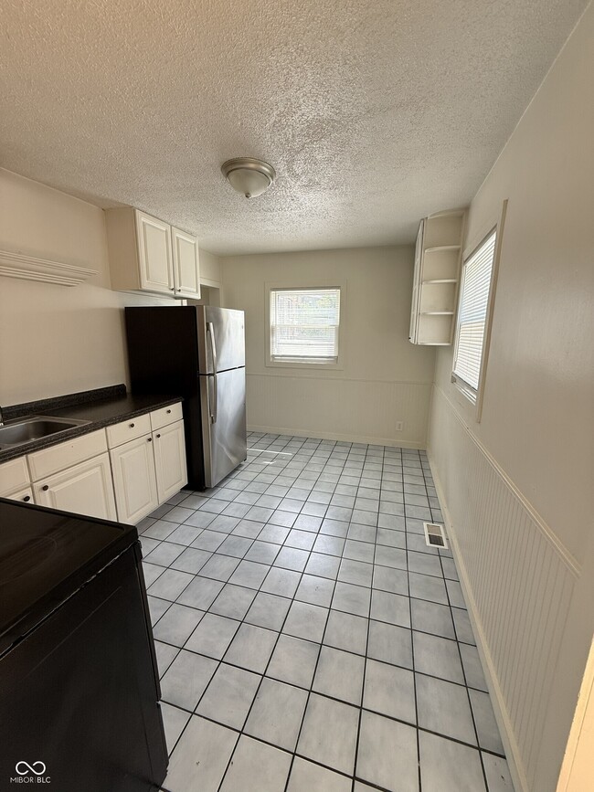 Building Photo - 122 N Routiers Ave