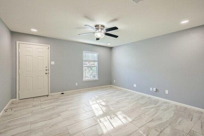 Building Photo - 6115 Southern Vista