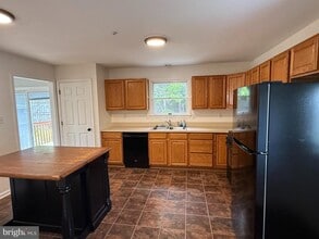 Building Photo - 154 3rd Ave