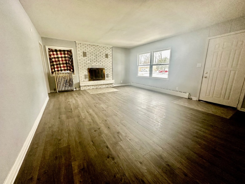 Building Photo - 680 Stamp Dr