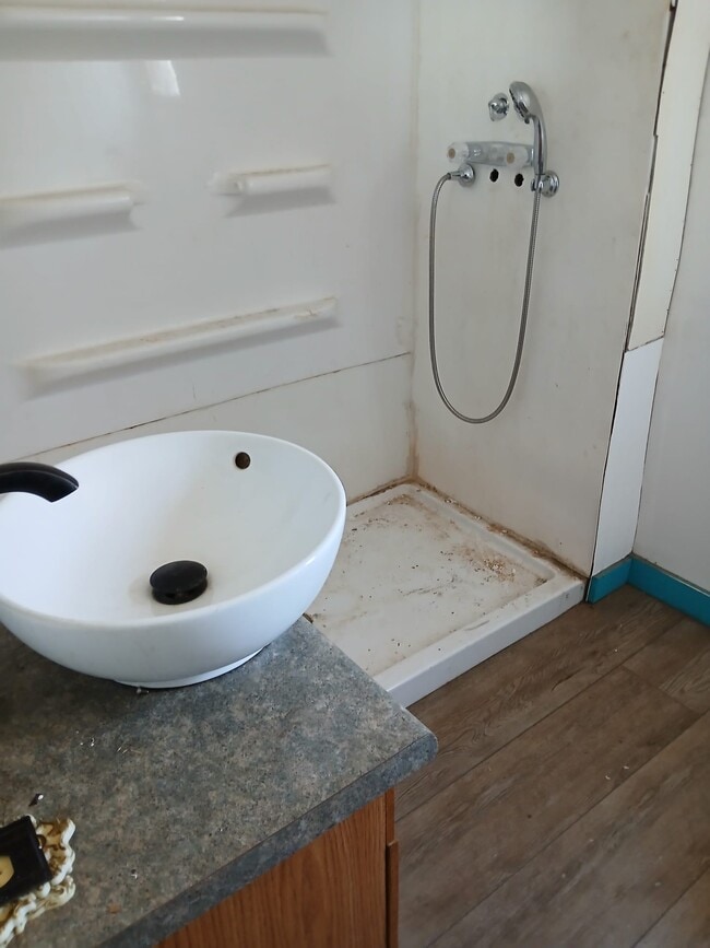 Building Photo - 19 Grand Cir