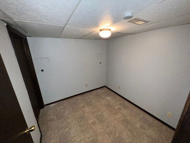 Building Photo - 3 Bedroom with Basement in Amanda Arnold School District