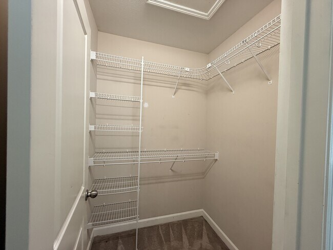 Building Photo - 145 Broadleaf Dr