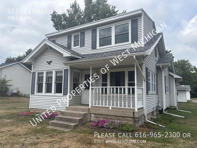 Primary Photo - 3735 Leonard St NW