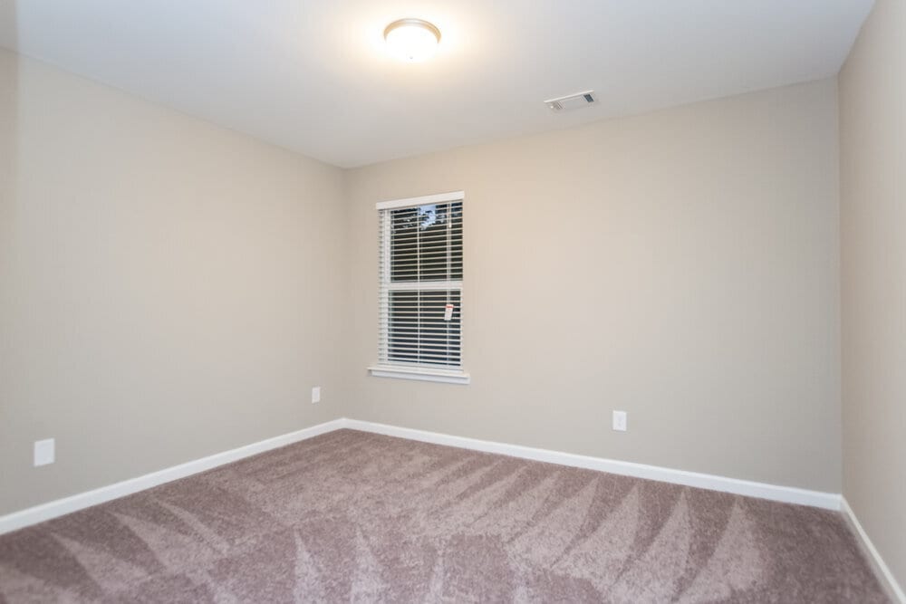 Building Photo - 398 Fieldcrest Dr