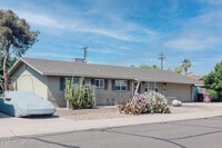Building Photo - 6744 E Vernon Ave