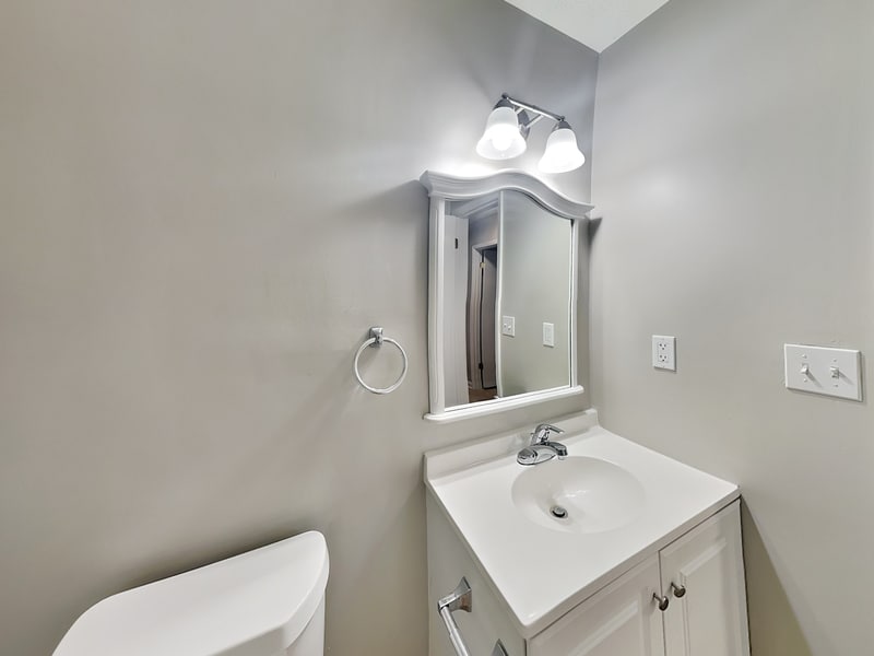 Building Photo - 8321 Beechwood Ct