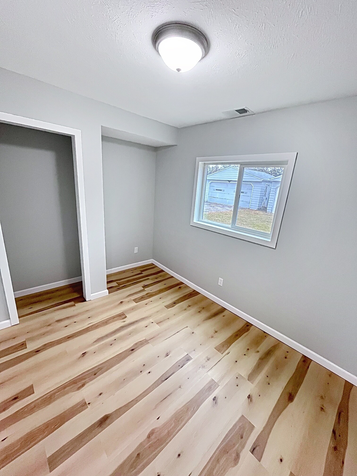 Building Photo - 38599 Plains Ct