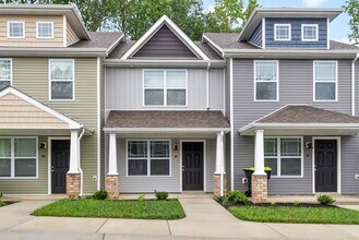Building Photo - 254 Woodland Vly Ln