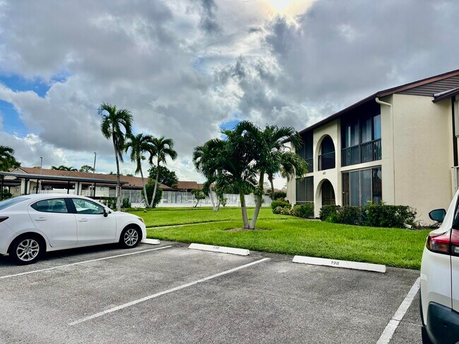 Building Photo - 3530 Pine Needle Dr