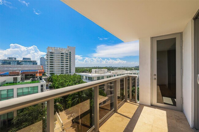 Building Photo - 6039 Collins Ave