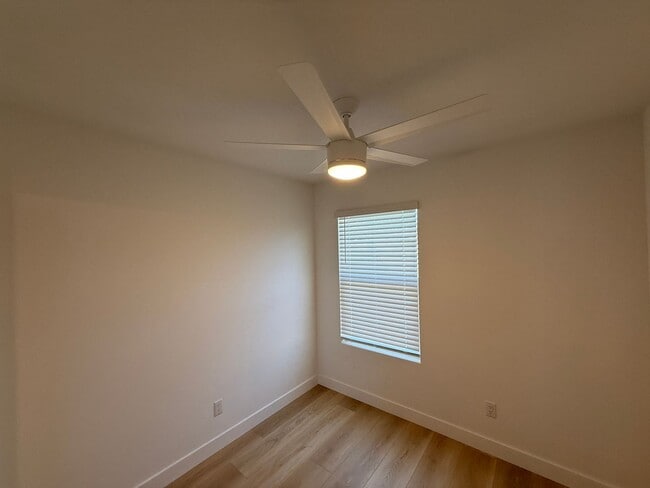 Building Photo - 4960 Rockford Dr