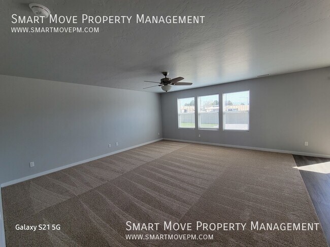 Building Photo - 6322 N Seacliff Ave