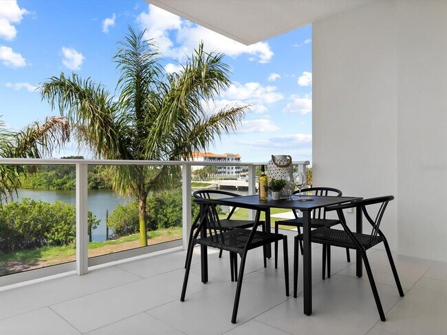 Building Photo - 1020 Sunset Point Rd