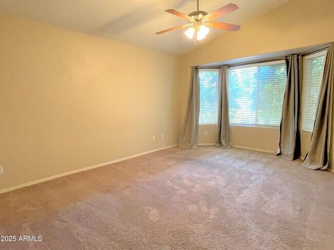 Building Photo - 8162 W Pontiac Dr