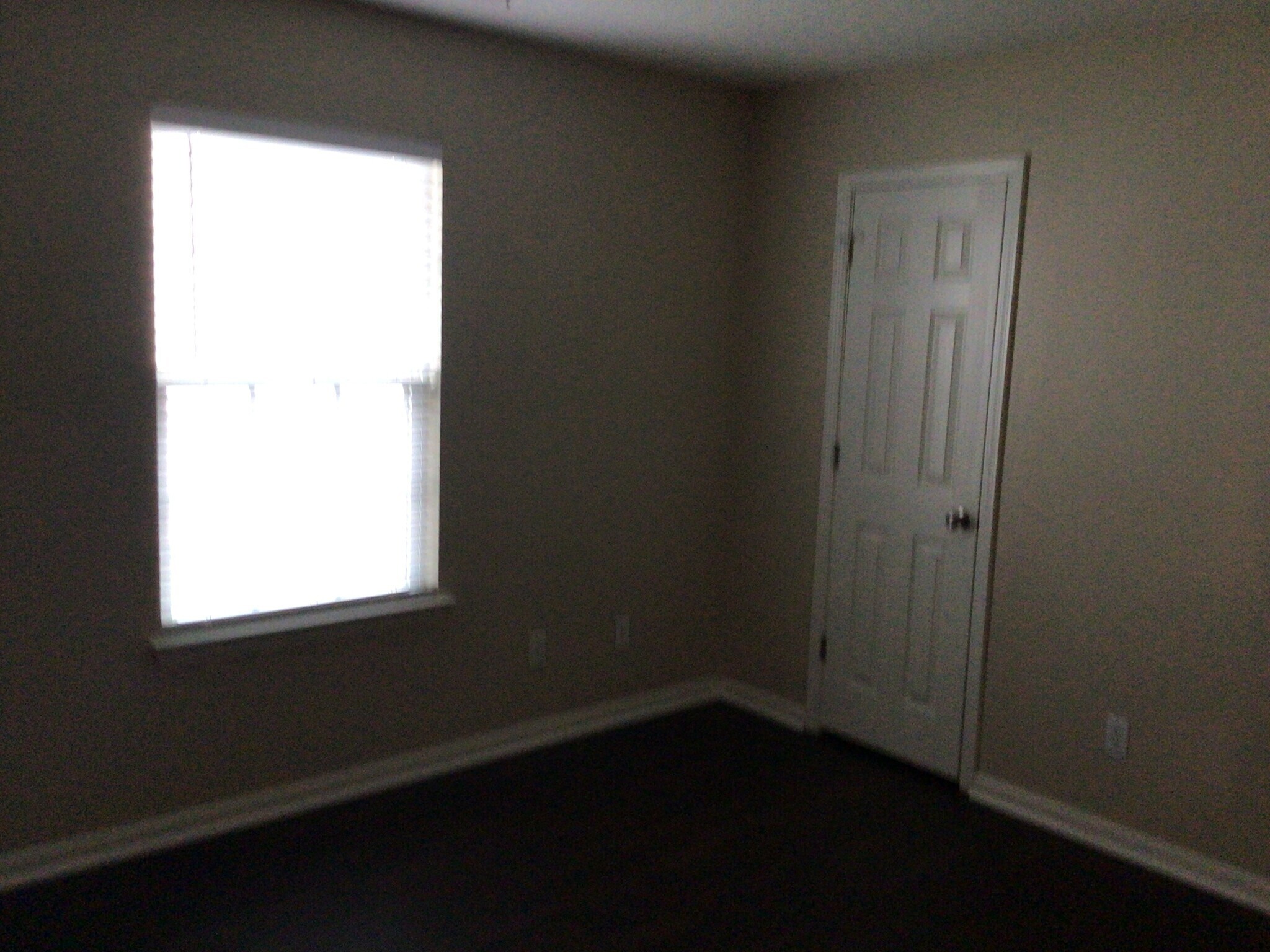 Building Photo - 7 Holly Springs Cir