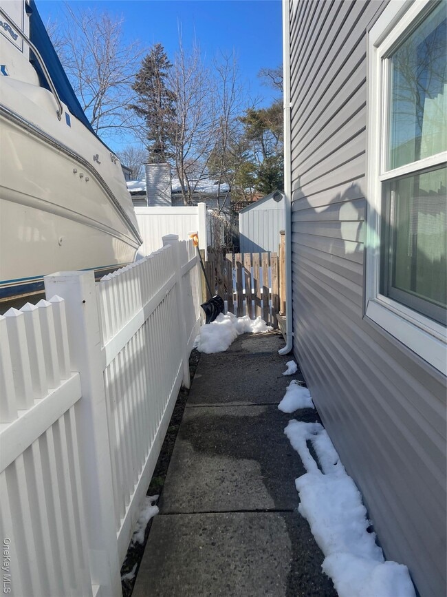 Building Photo - 7 Anawanda Rd