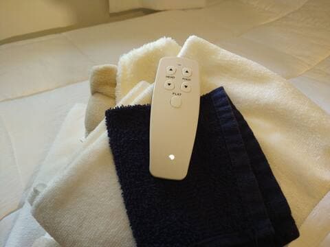 Building Photo - Room in House on Foxcroft Dr