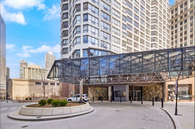Building Photo - 405 N Wabash Ave