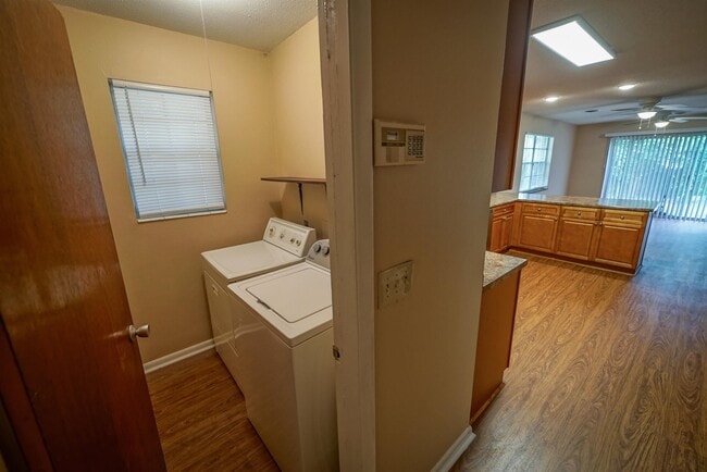 Building Photo - 410 Gaither Dr
