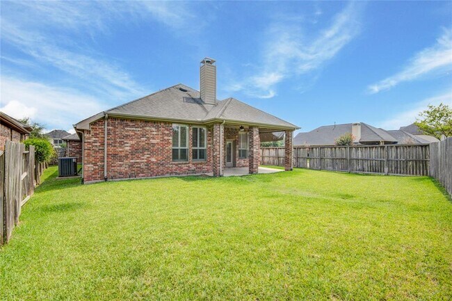 Building Photo - 28226 Chalet Park Dr