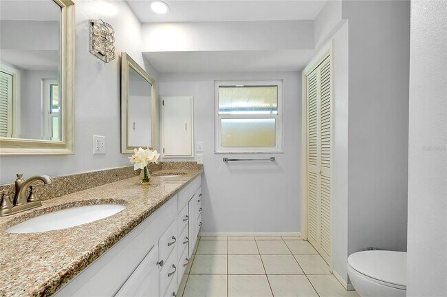 Building Photo - 49 Sandstone Cir