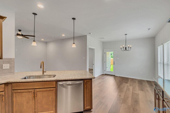Building Photo - 16640 Aspen Ln