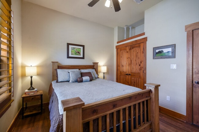 Building Photo - 7221 Trident-SI ID1521782P