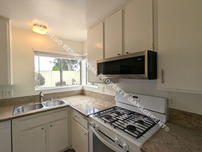 Building Photo - 4749 Canterbury Ct