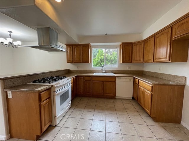 Building Photo - 410 E Arrow Hwy