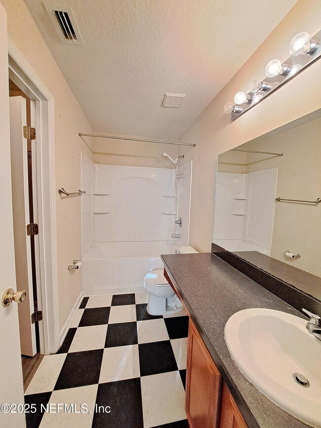 Building Photo - 2354 Sunset Bluff Dr