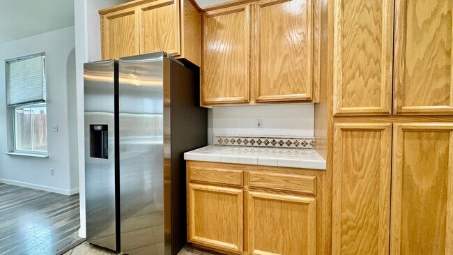 Building Photo - NOW AVAILABLE- COZY 3 BED, 2 BATH, 2 CAR GARAGE IN A QUIET NEIGHBORHOOD, NORTH NATOMAS