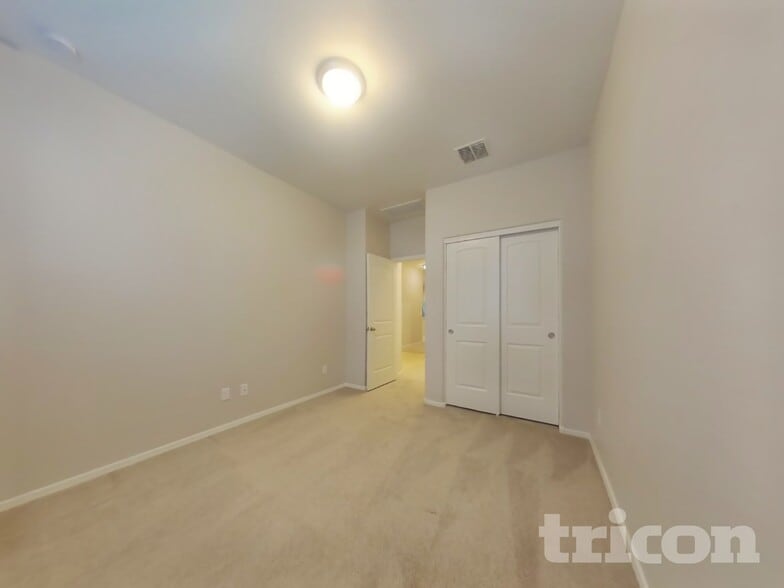 Building Photo - 17762 Via Luna Dr