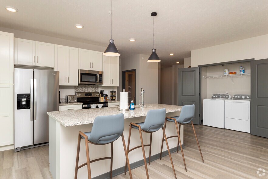 2BR, 2BA - Aft - The Harbor