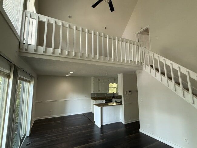 Building Photo - 8439 Lake Dr