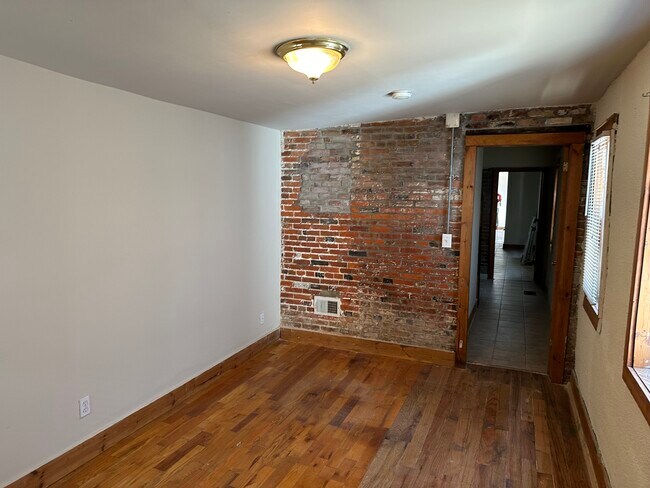 Building Photo - 1742 E Lombard St