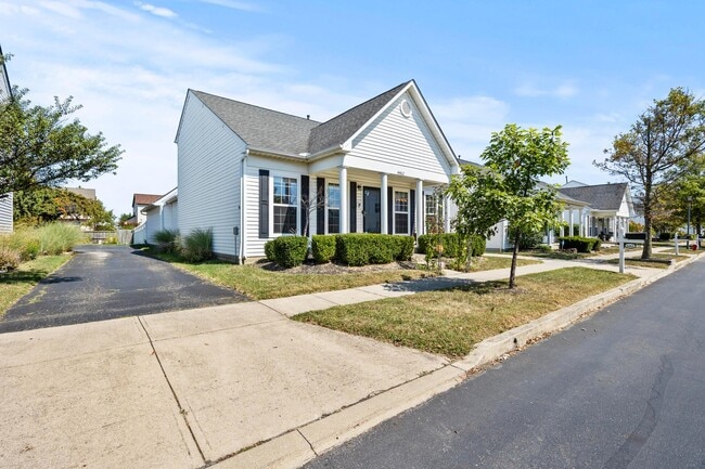 Building Photo - 4462 Alameda Dr