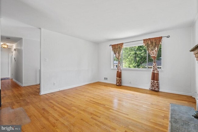 Building Photo - 6311 Barrs Ln