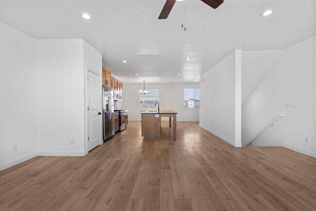 Building Photo - 868 W 480 S