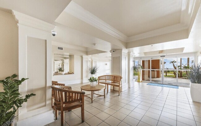 Building Photo - 527 Beach Club Trail