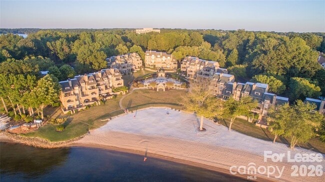 Building Photo - 646 Portside Dr