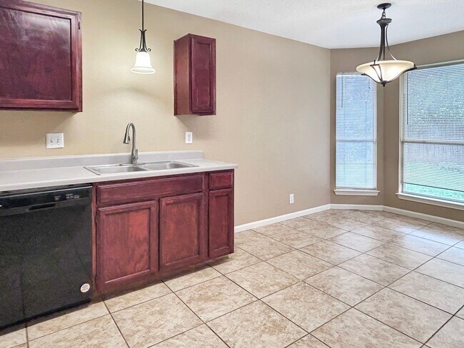 Building Photo - Charming 3-Bedroom Home in Great Northwest with Fireplace & Shaded Backyard