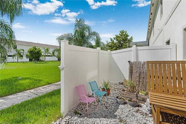 Building Photo - 1150 SW 6th Ave