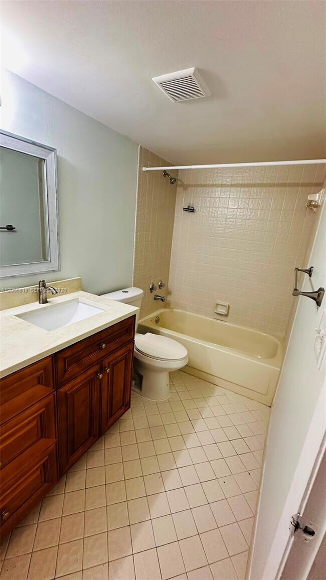 Building Photo - 2091 Coral Ridge Dr