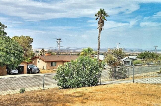 Building Photo - Fully Furnished Home in Joshua Tree