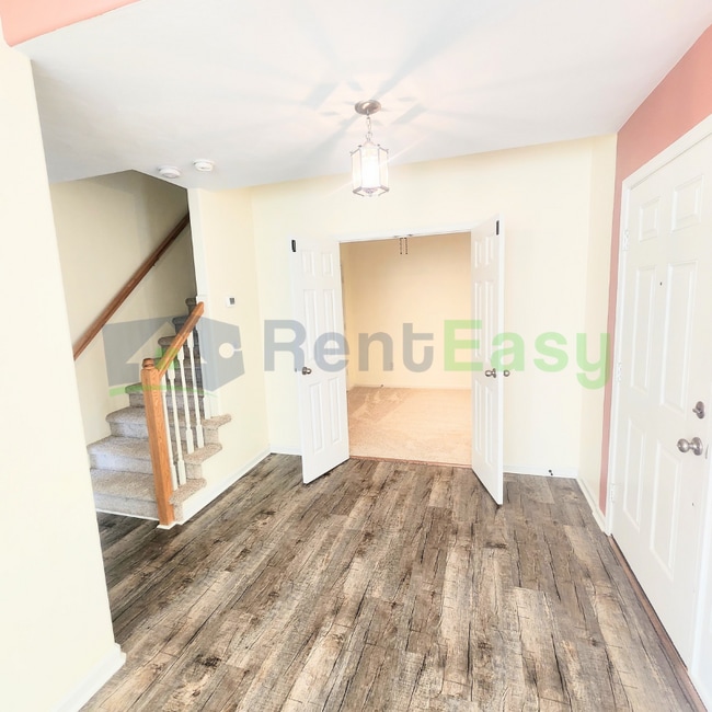 Building Photo - 2250 Humphreys Dr