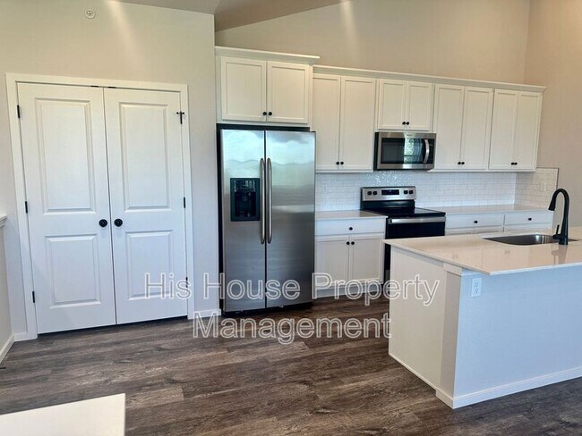 Building Photo - 2080 Autumn Moon Dr