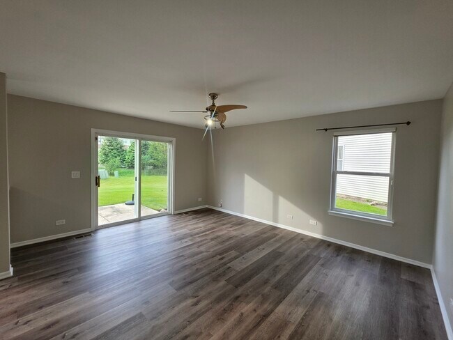 Building Photo - 675 Fieldcrest Dr