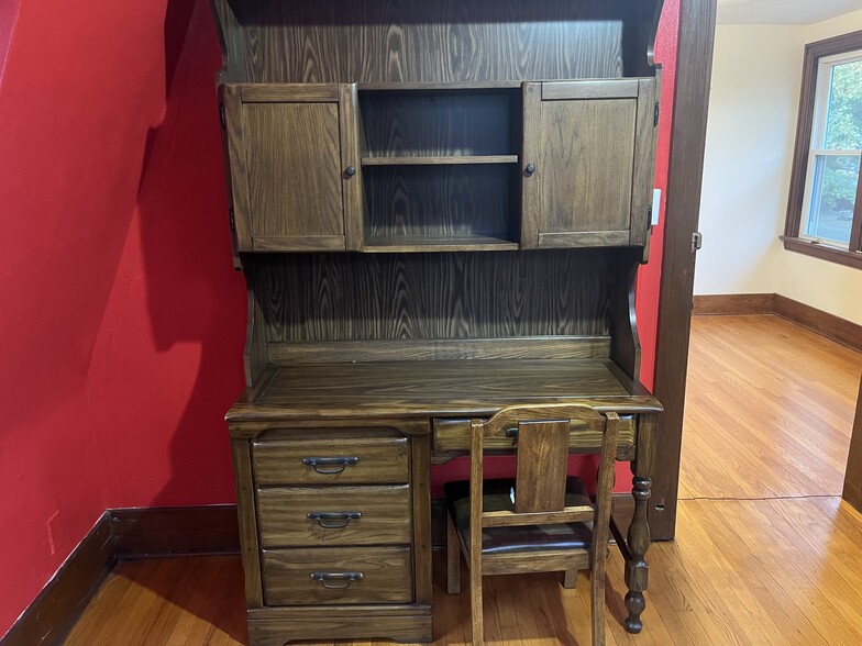 Office off bedroom - 711 W Ohio St